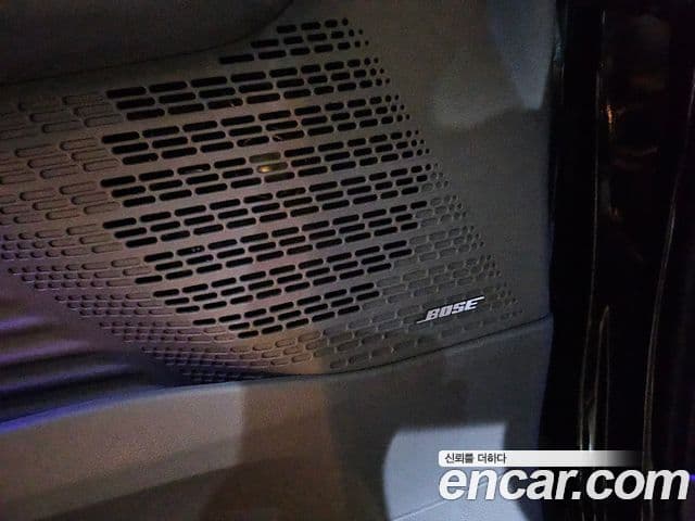 Hyundai Staria 2025 — Photo 7/12
