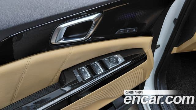 Kia Carnival 2023 — Фото 16/20