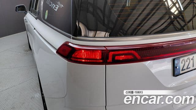 Kia Carnival 2023 — Şəkil 19/30