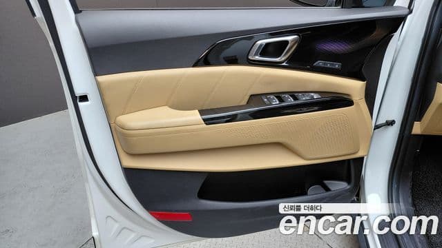 Kia Carnival 2023 — Şəkil 12/30