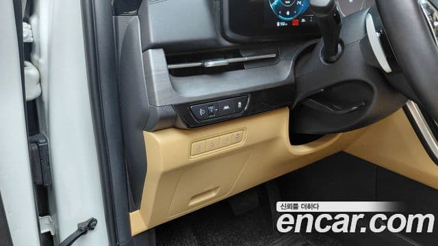 Kia Carnival 2023 — Şəkil 14/30