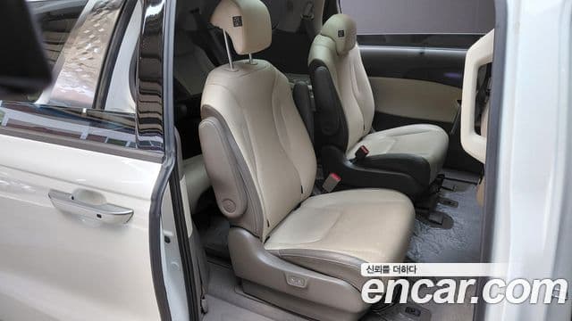 Kia Carnival 2022 — Фото 12/20