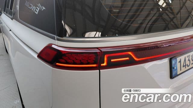 Kia Carnival 2022 — Şəkil 18/33