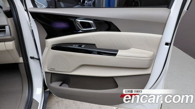 Kia Carnival 2022 — Şəkil 17/33