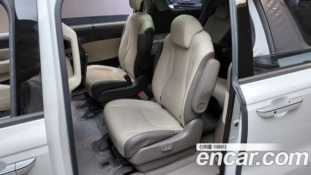 Kia Carnival 2022 — Şəkil 12/33