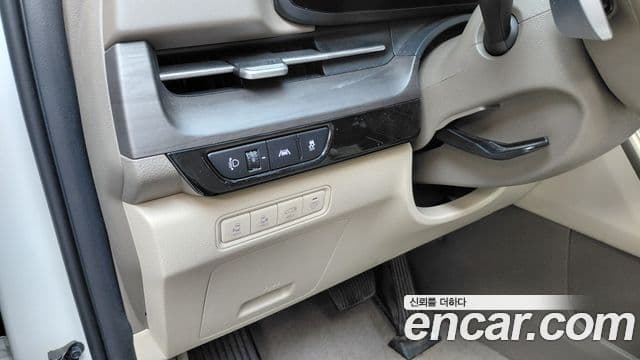 Kia Carnival 2022 — Şəkil 21/33