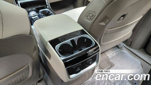 Kia Carnival 2022 — Şəkil 22/33