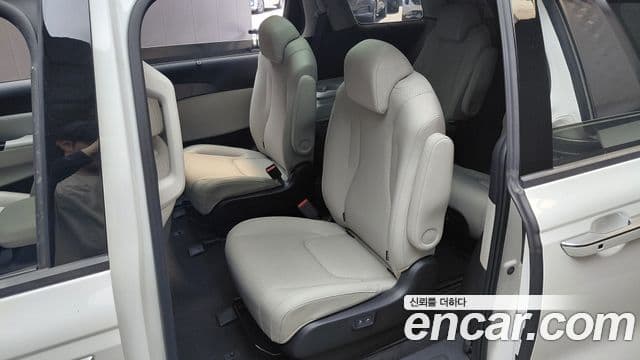 Kia Carnival 2022 — Фото 12/20