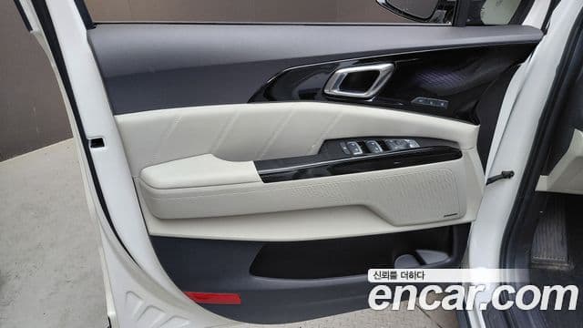 Kia Carnival 2022 — ფოტო 11/30