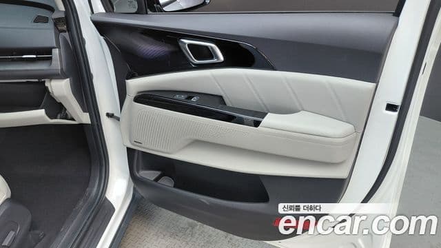 Kia Carnival 2022 — ფოტო 5/30