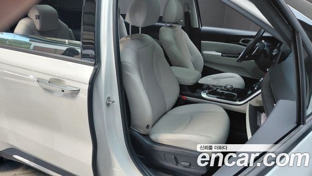 Kia Carnival 2022 — ფოტო 19/30