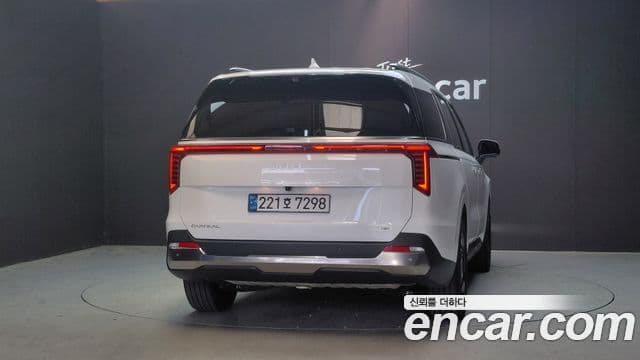 Kia Carnival 2024 — Şəkil 17/31