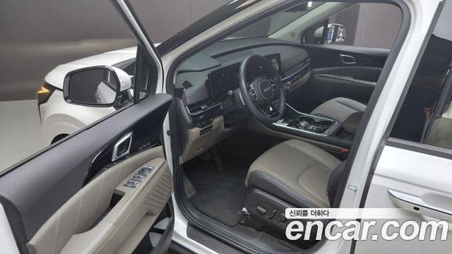 Kia Carnival 2024 — Şəkil 23/31