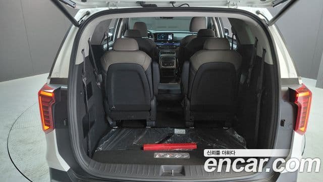 Kia Carnival 2024 — Şəkil 2/31