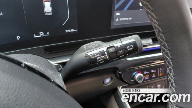Kia Carnival 2024 — Şəkil 28/31