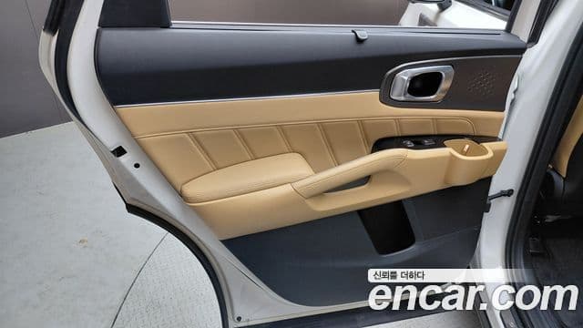 Kia Sorento 2022 — Şəkil 27/35