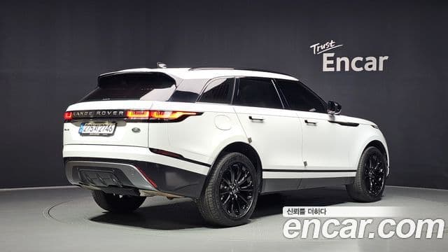 Land Rover Range Rover Velar 2023 — ფოტო 15/34