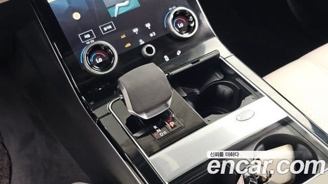 Land Rover Range Rover Velar 2023 — ფოტო 3/34