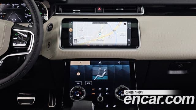 Land Rover Range Rover Velar 2023 — ფოტო 13/34