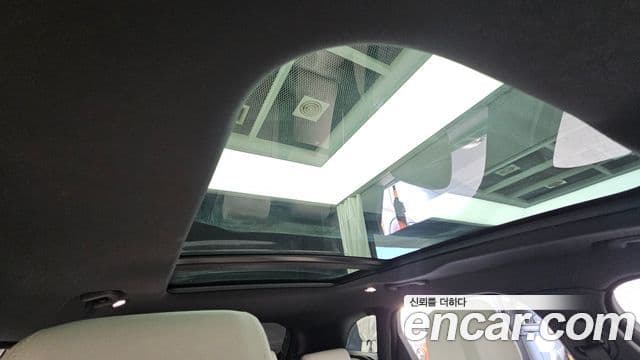 Land Rover Range Rover Velar 2023 — ფოტო 4/34
