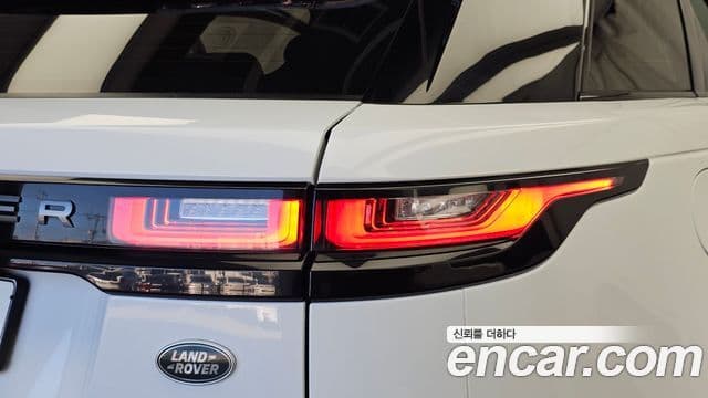 Land Rover Range Rover Velar 2023 — ფოტო 9/34