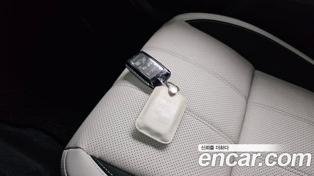 Land Rover Range Rover Velar 2023 — ფოტო 7/34
