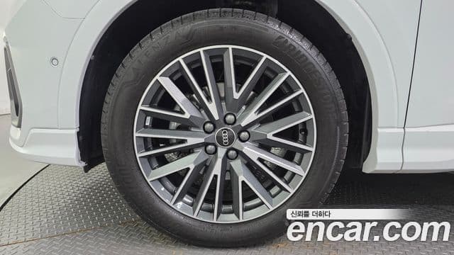 Audi Q3 2023 — Photo 22/31