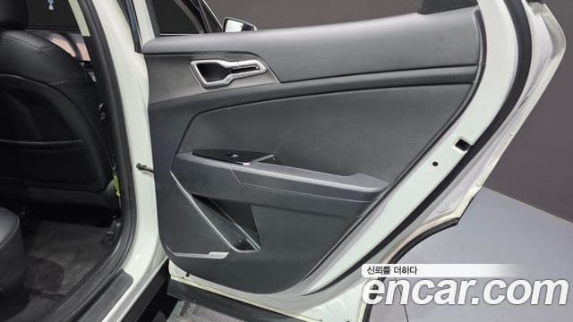 Kia Sportage 2022 — Şəkil 16/32