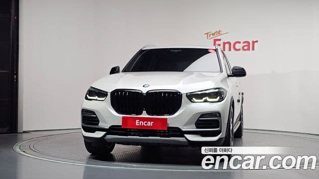 BMW X5 2021 — Photo 29/34