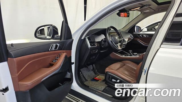BMW X5 2021 — Photo 20/34