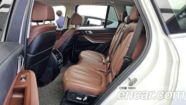 BMW X5 2021 — Photo 8/34