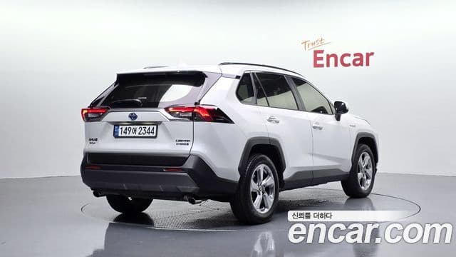 Toyota RAV4 2021 — Фото 2/20