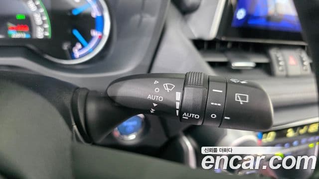 Toyota RAV4 2021 — Photo 32/34