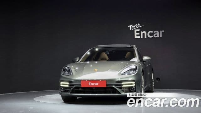 Porsche Panamera 2022 — ფოტო 19/39
