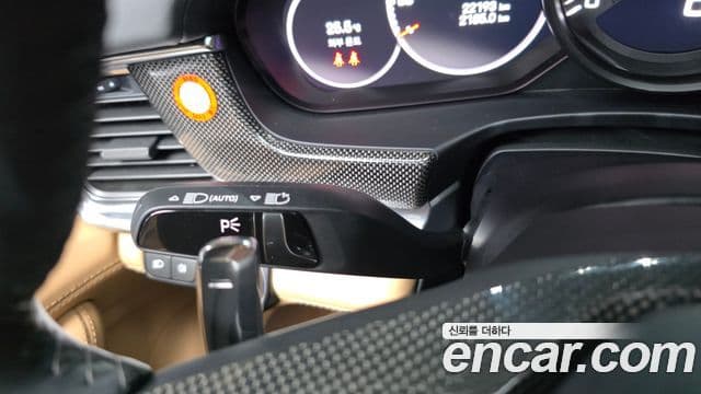 Porsche Panamera 2022 — ფოტო 26/39