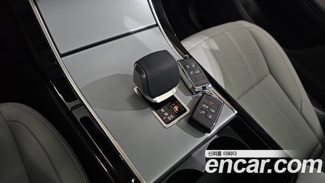 Land Rover Range Rover Evoque 2025 — Фото 9/20