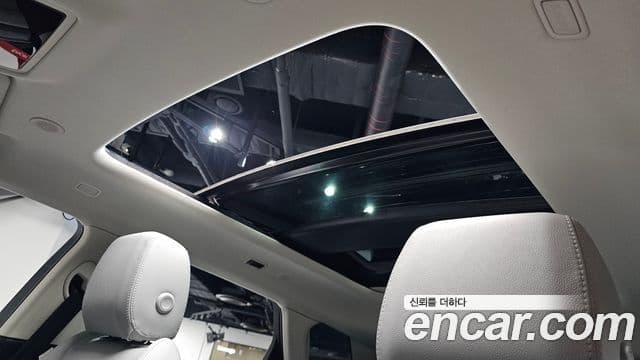 Land Rover Range Rover Evoque 2025 — Фото 18/20