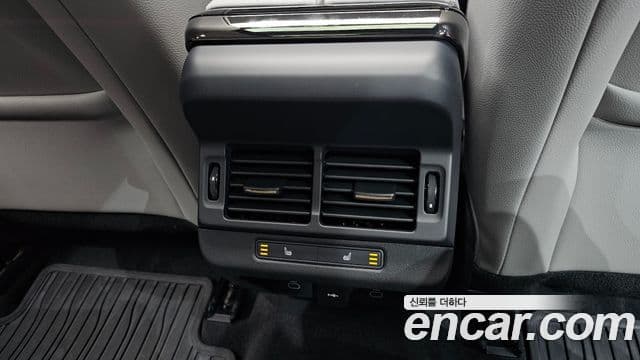 Land Rover Range Rover Evoque 2025 — Фото 19/20