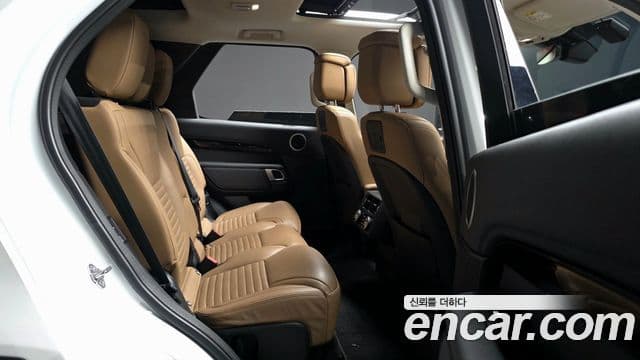 Land Rover Discovery 5 2021 — Фото 10/20