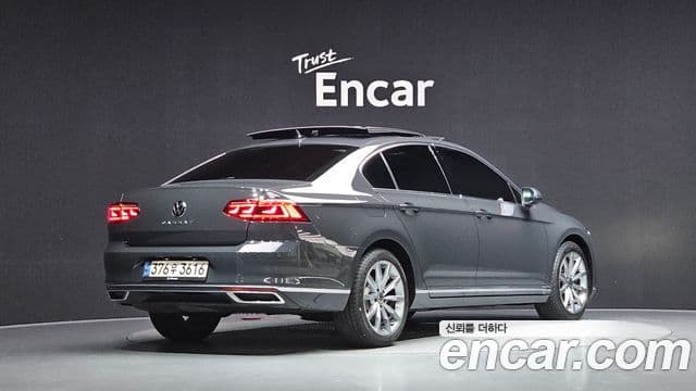 Volkswagen Passat GT 2021 — Şəkil 23/32