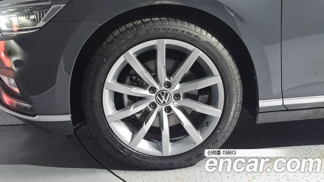 Volkswagen Passat GT 2021 — Şəkil 24/32
