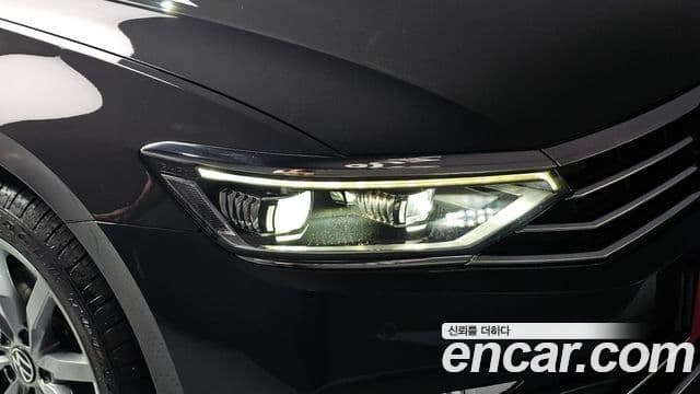 Volkswagen Passat GT 2021 — Şəkil 12/32