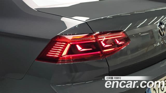 Volkswagen Passat GT 2021 — Şəkil 25/32