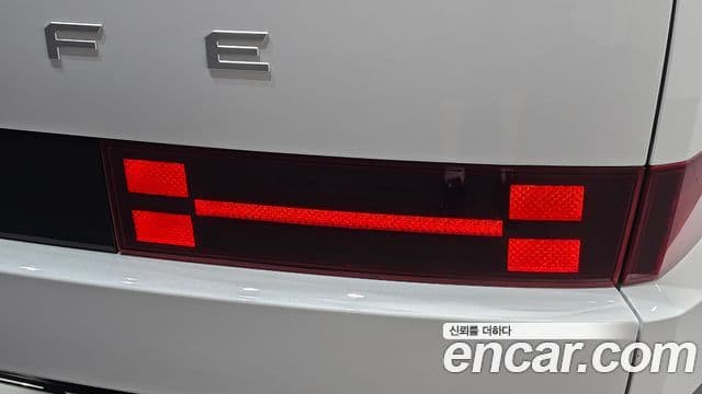 Hyundai Santa Fe 2024 — Şəkil 21/39