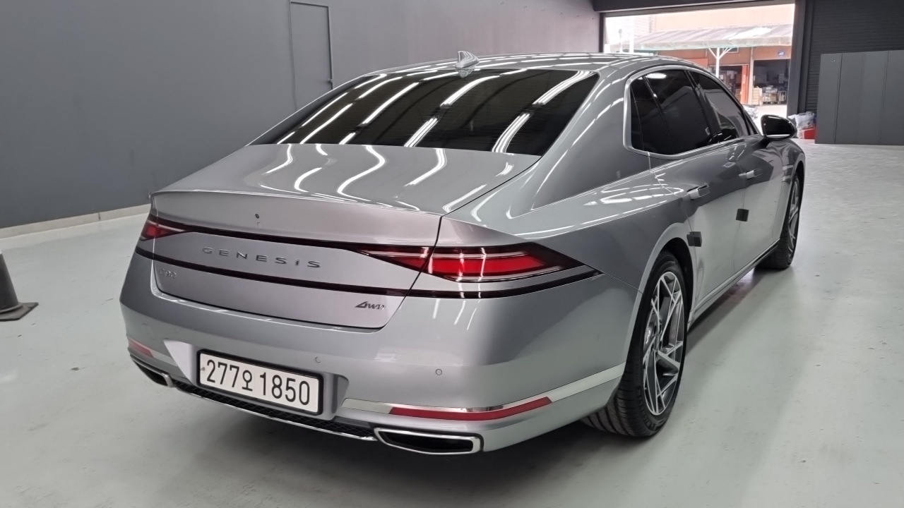 Genesis G90 2023 — Şəkil 13/18