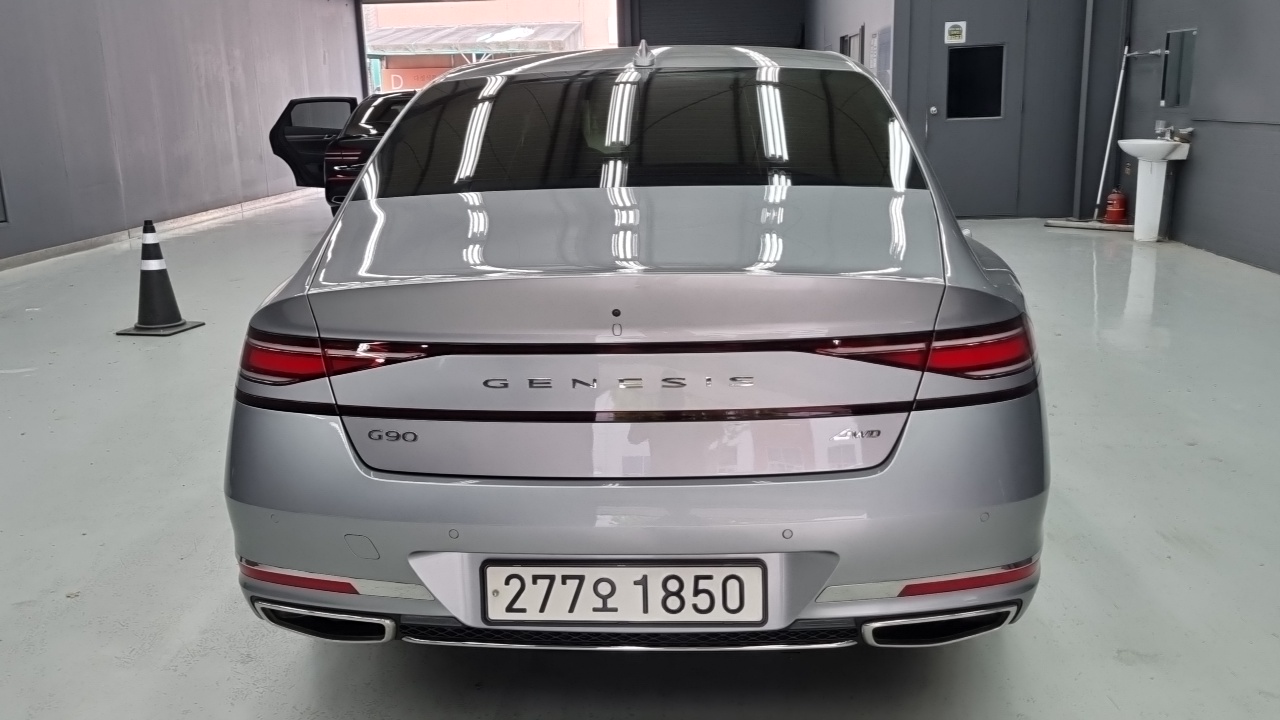Genesis G90 2023 — Şəkil 2/18