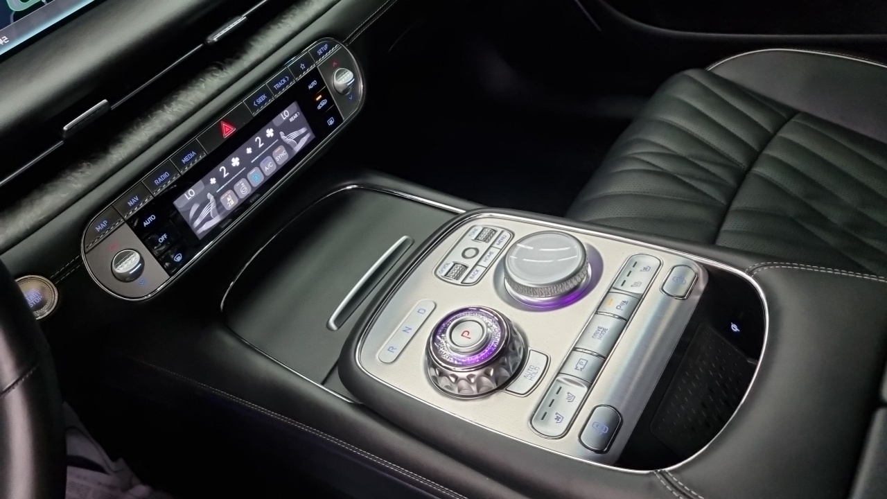 Genesis G90 2023 — Şəkil 11/18