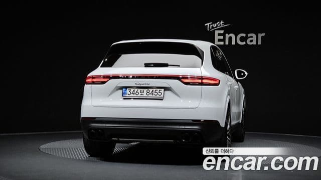 Porsche Cayenne 2020 — Photo 24/31