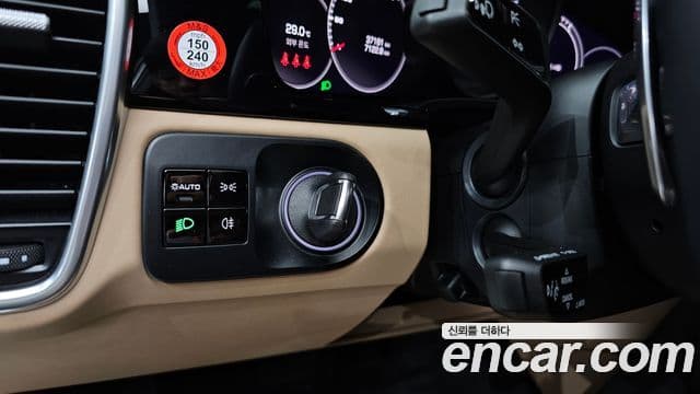 Porsche Cayenne 2020 — Photo 20/31
