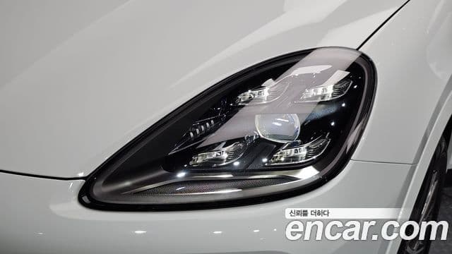 Porsche Cayenne 2020 — Photo 15/31